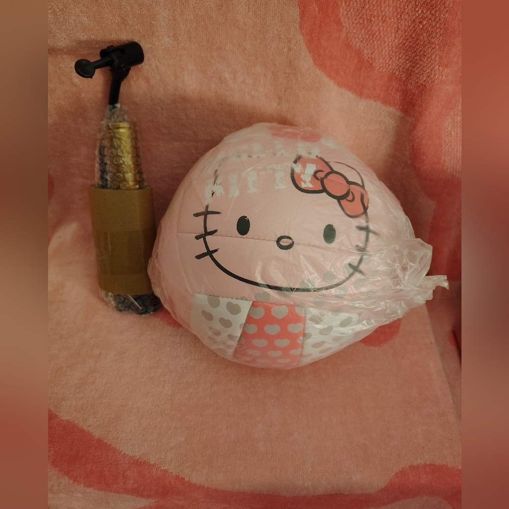 EXCLUSIVE - Hello Kitty Officially Licensed Volleyball with Air Pump - Picture 3 of 4